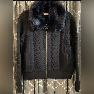 Tory Burch Merino Wool Cardigan New w/out tags
Size: L Navy / detachable collar